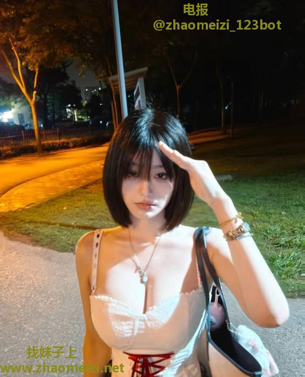 性感美乳小希