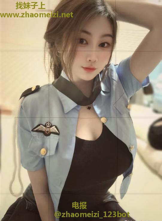 三点粉月月