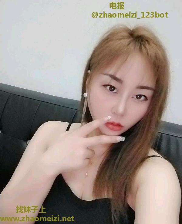 巨乳服务型小姐姐