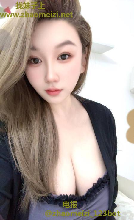 反食明德门大奶妹