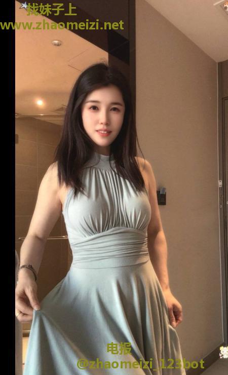 钟楼长腿颜值小姐姐
