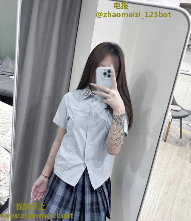 170花臂少女