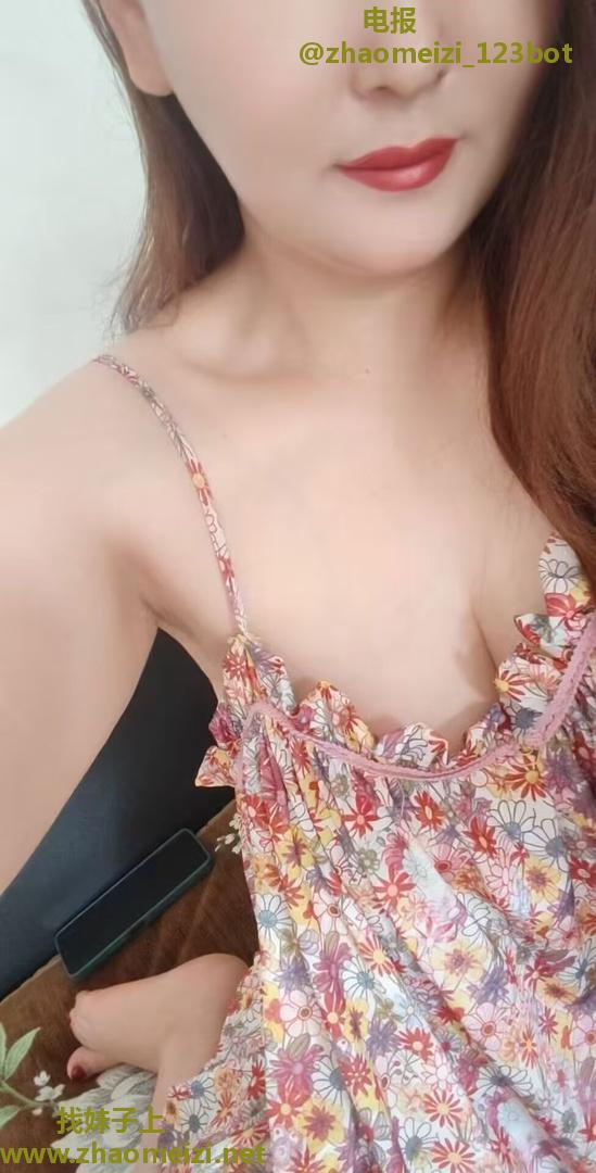 天津车震骚女