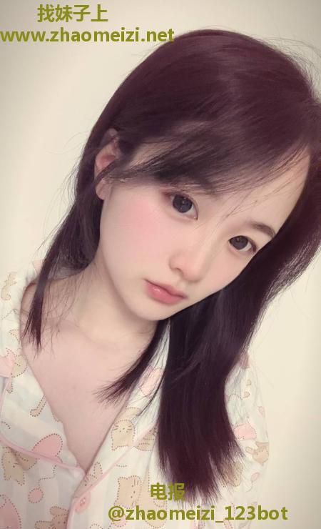 气质大胸嫩妹