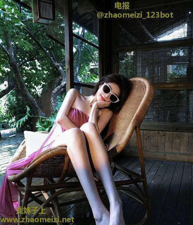 颜值反差清纯小欲女