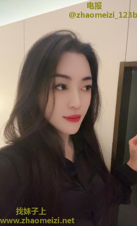 长腿少妇