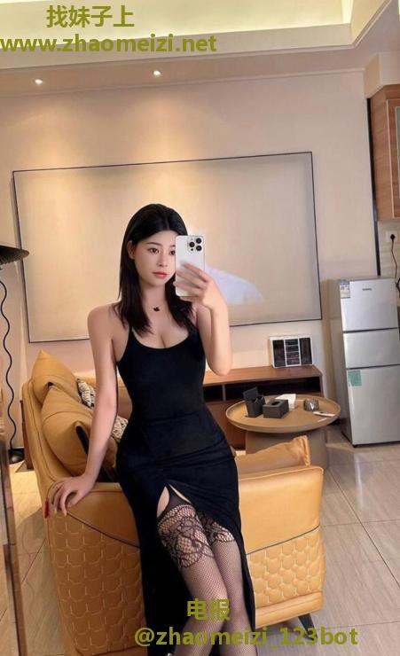 武侯长腿蜜桃臀少萝