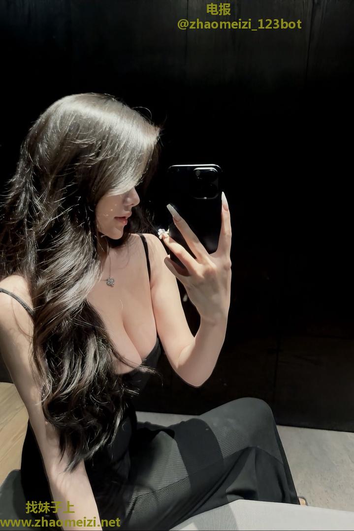 体验迷人风骚完美身材小妹