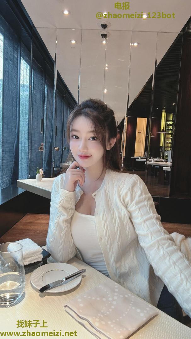 丰台清纯嫩妹丰满美白