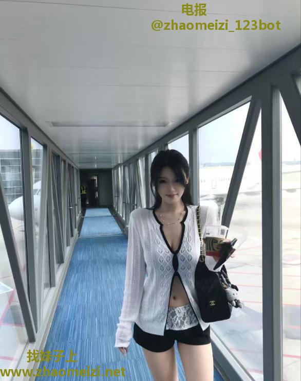 大胸多汁性感彤彤