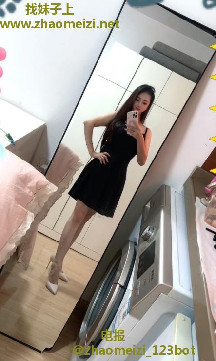 肥臀骚姐姐