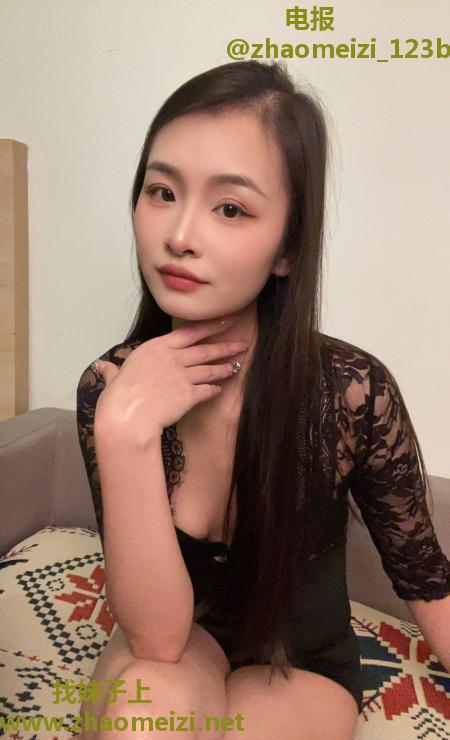 白云肤白乖巧大长腿