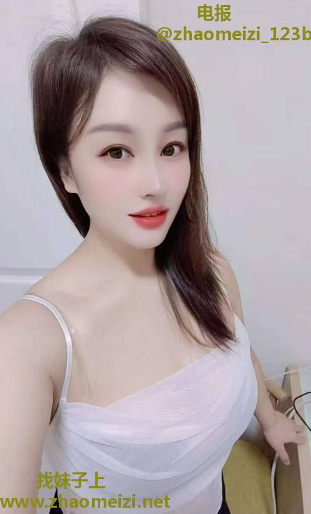 服务型大胸少妇