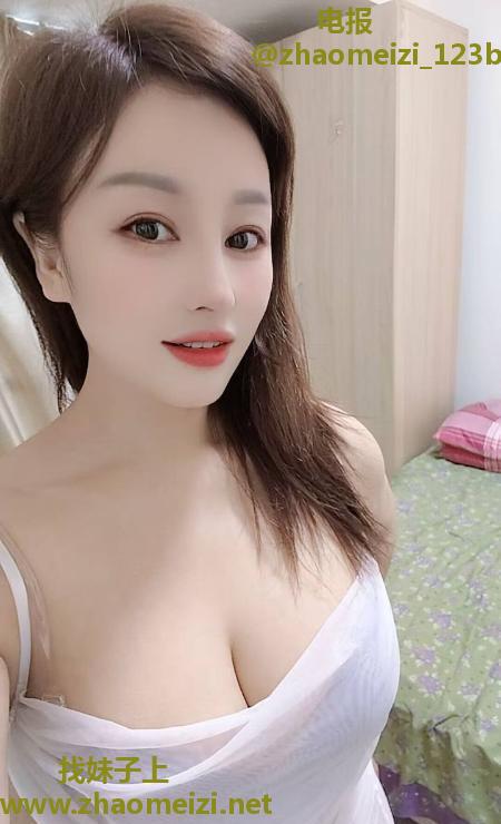 服务型大胸少妇