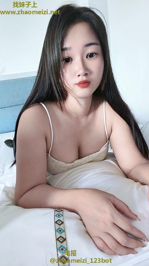 巨乳白领妹妹在外做兼职