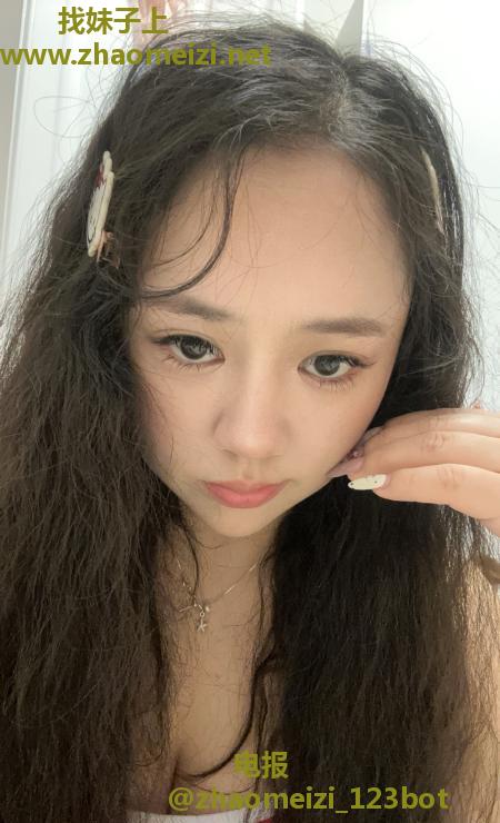 夫子庙大胸小姐姐