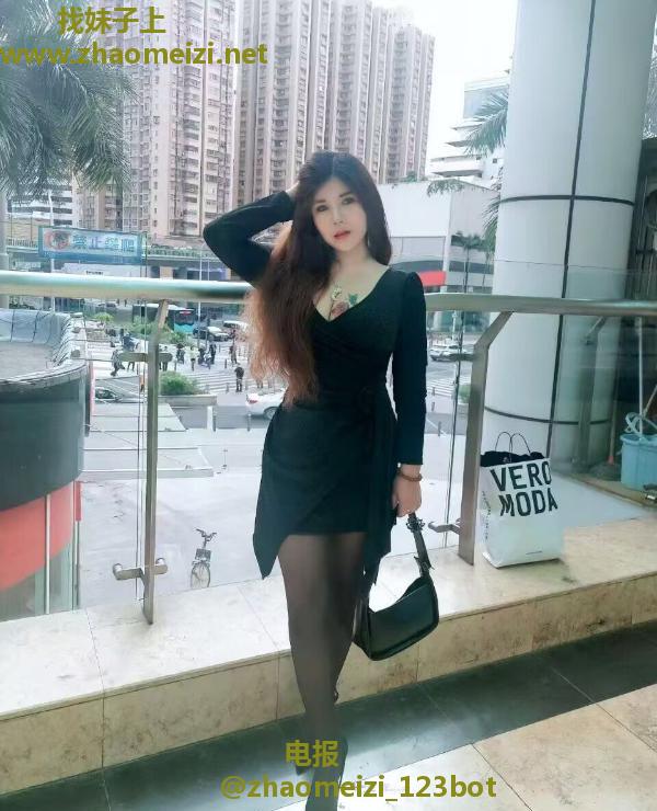 风铃少妇