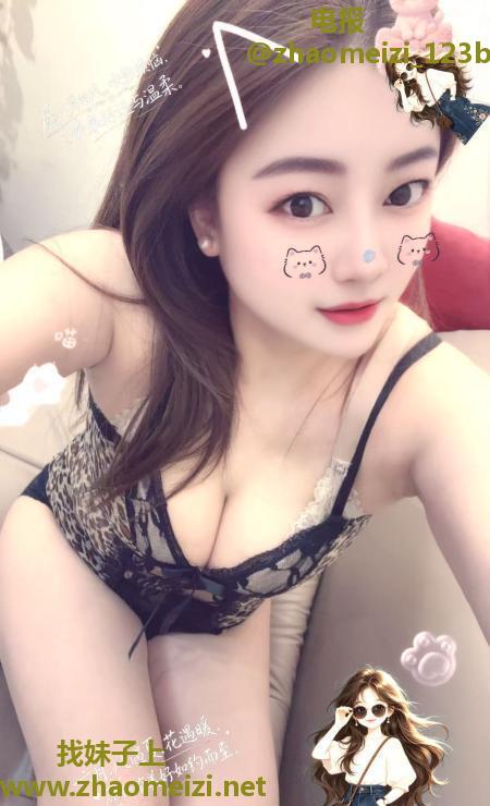 深喉锁喉口爆大胸妹