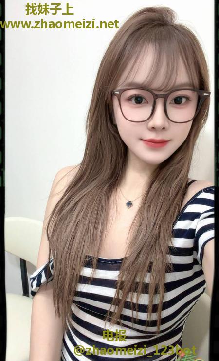 天河大胸翘臀颜值妹子