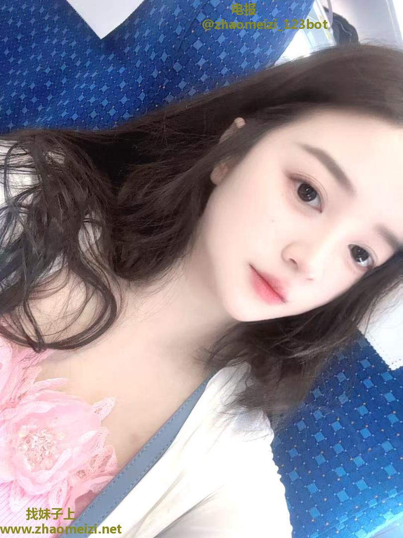 热情风骚大胸妹子