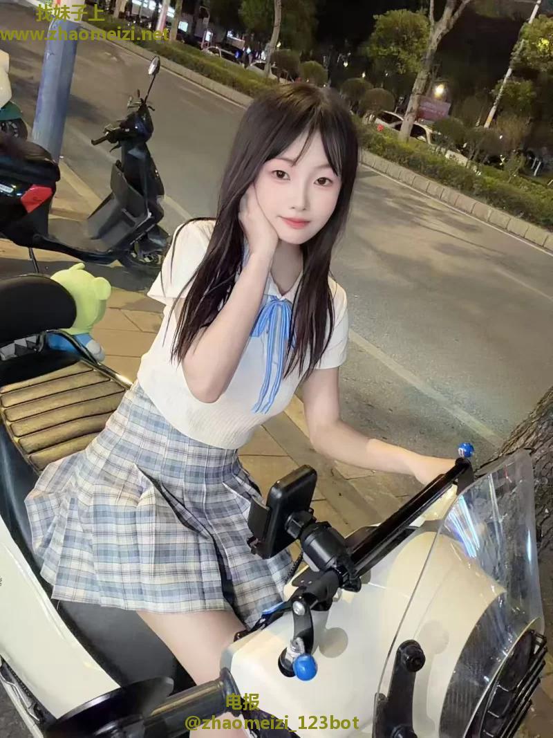 出差白嫩小妹