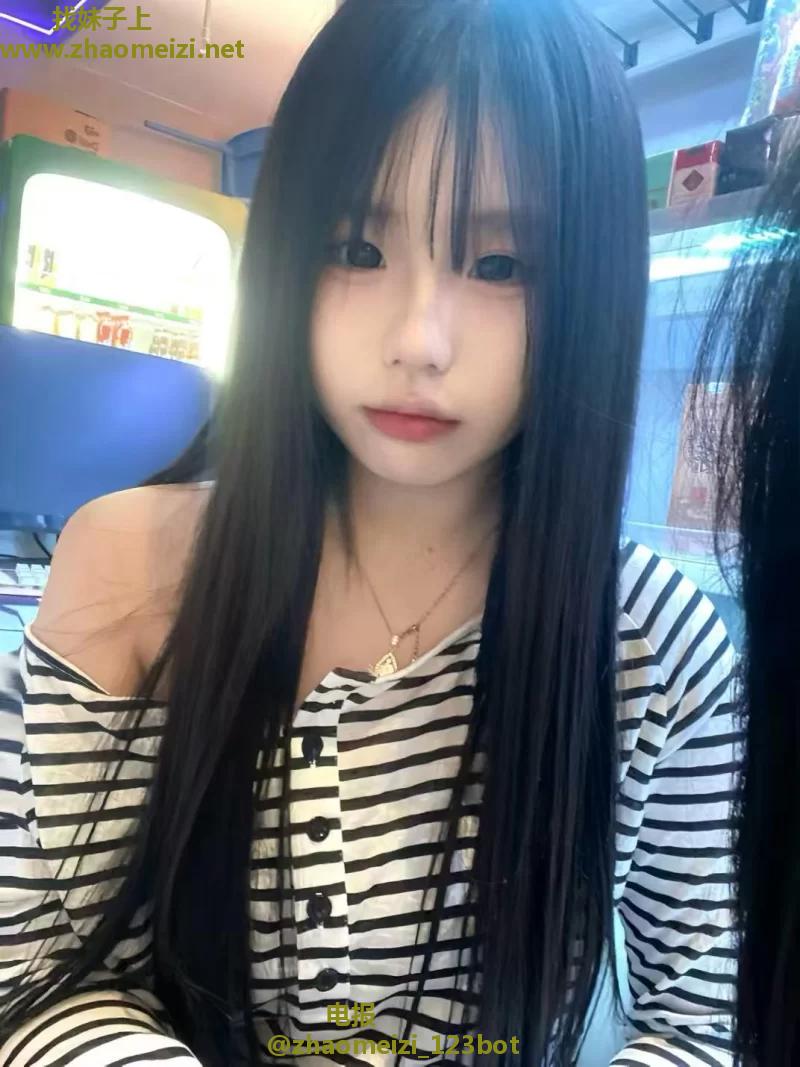 出差白嫩小妹