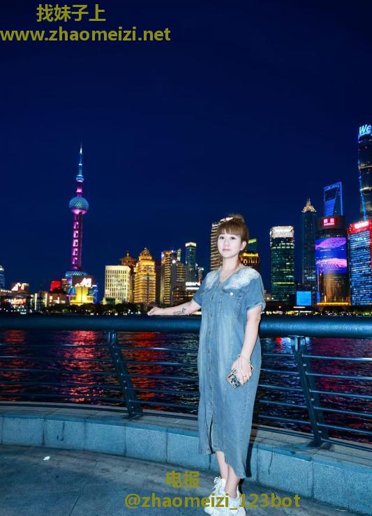 大胸妹妹小骚穴