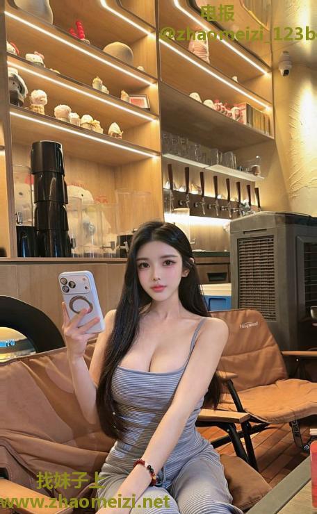 长相甜美女友感甜甜