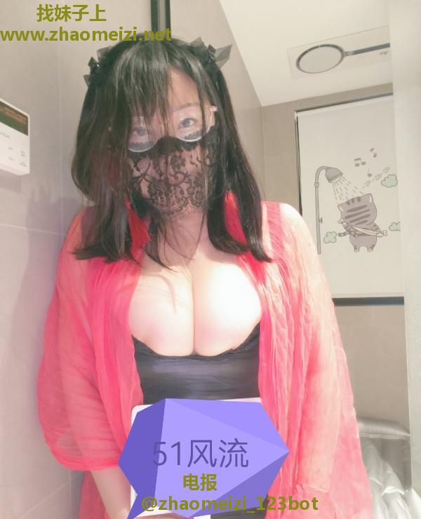 爆乳三通骚妇