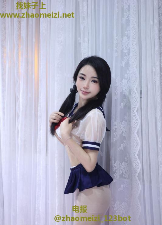 性感大奶翘臀风骚婉清