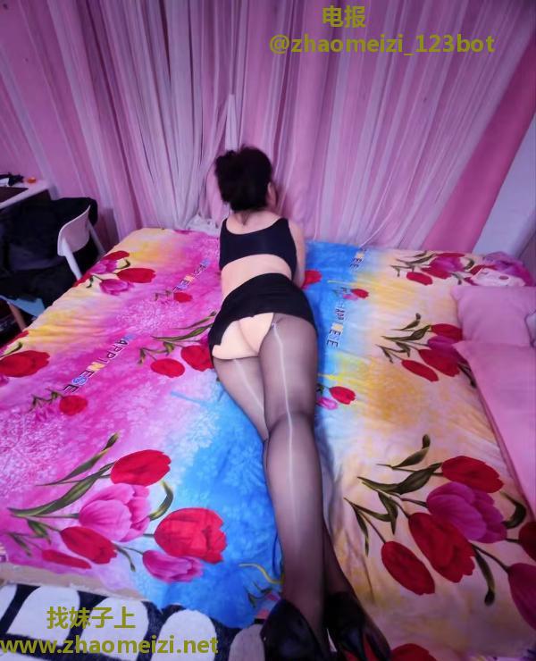五街泄火轻熟女蕾蕾