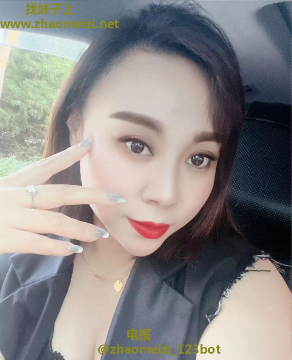 风骚肥臀小少妇