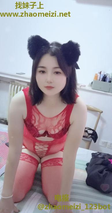 舌吻红色情欲小浪妇