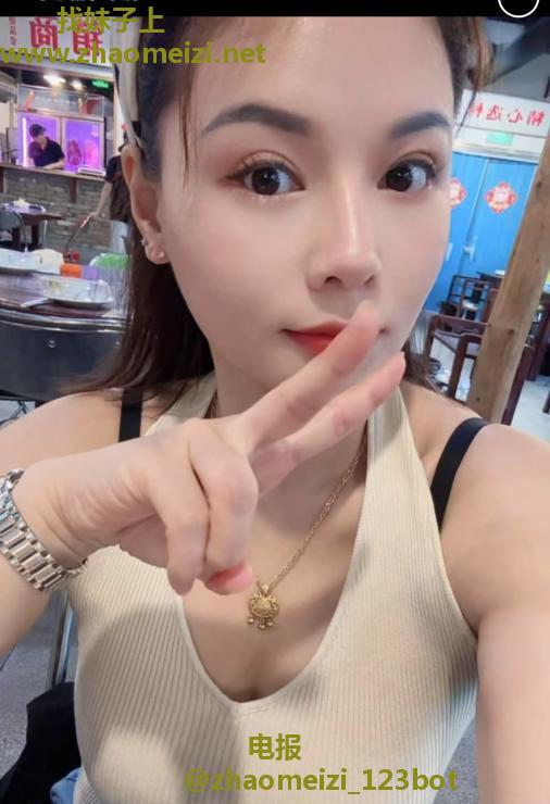 滨江口爆女王