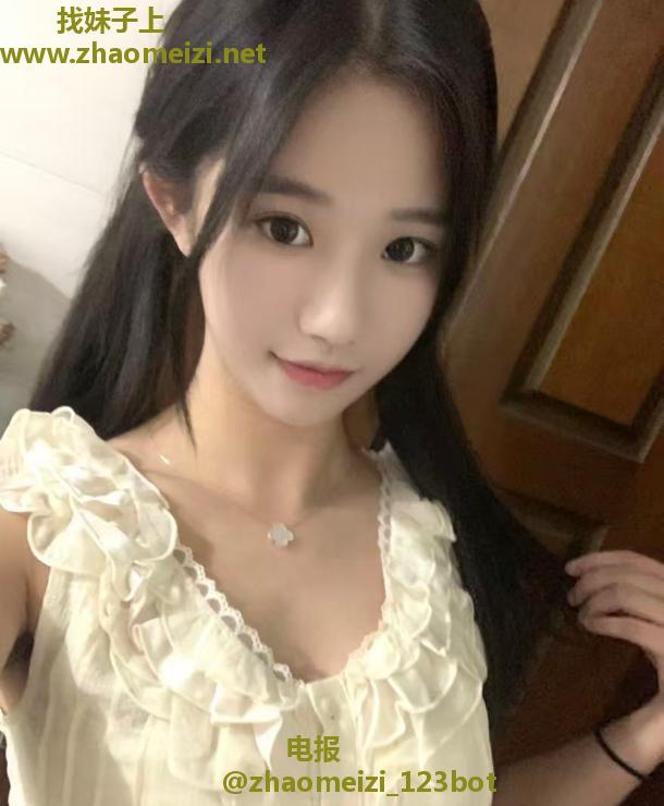 清纯反差萌妹