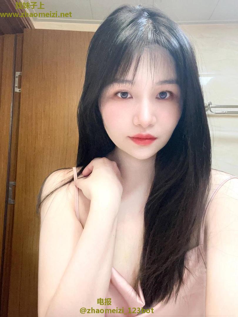 肥臀大奶美女