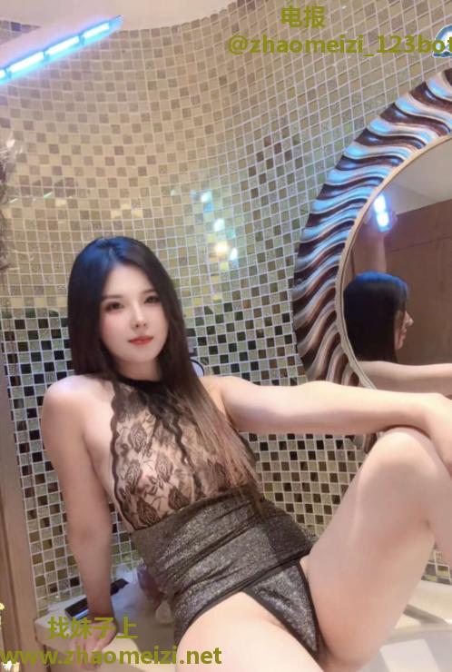 上城性感翘臀美美
