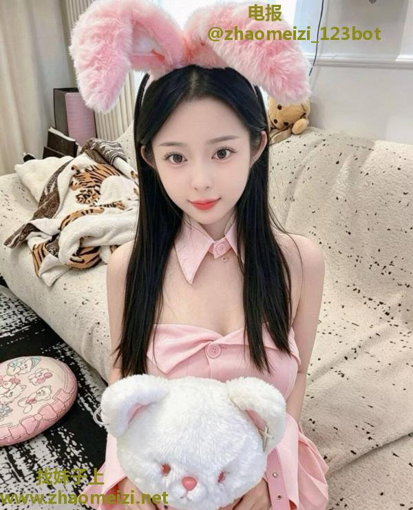 天然大胸颜值小妹