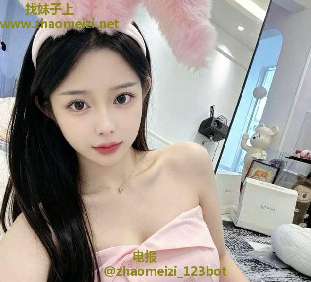 天然大胸颜值小妹