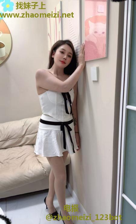 多情可爱服务姐