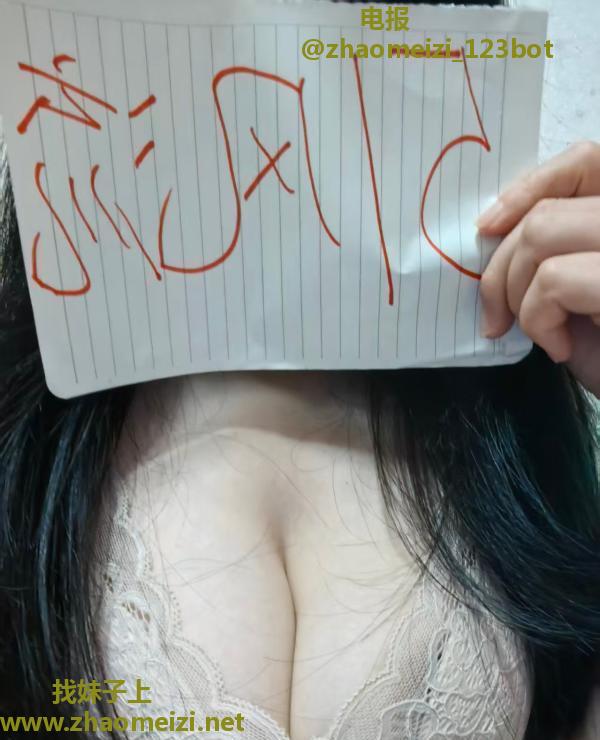 肥臀骚姐姐