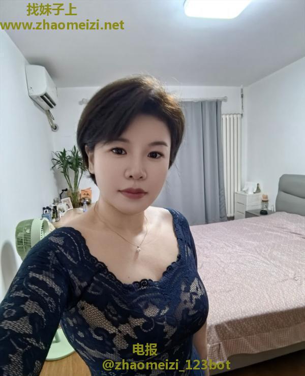 平乐园附近的美少妇