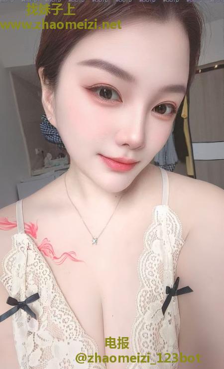 丰满巨乳骚女琳琳姐