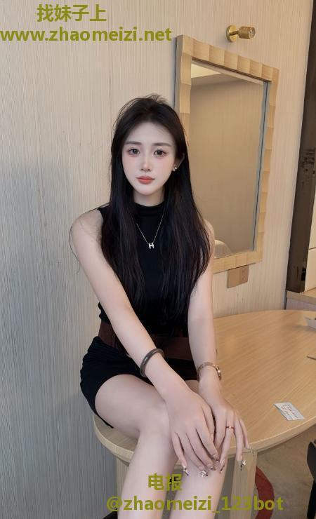 身材苗条颜值长腿嫩妹