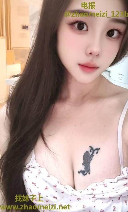 舌吻大胸露露
