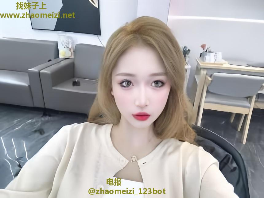 高挑风情服务系妹子