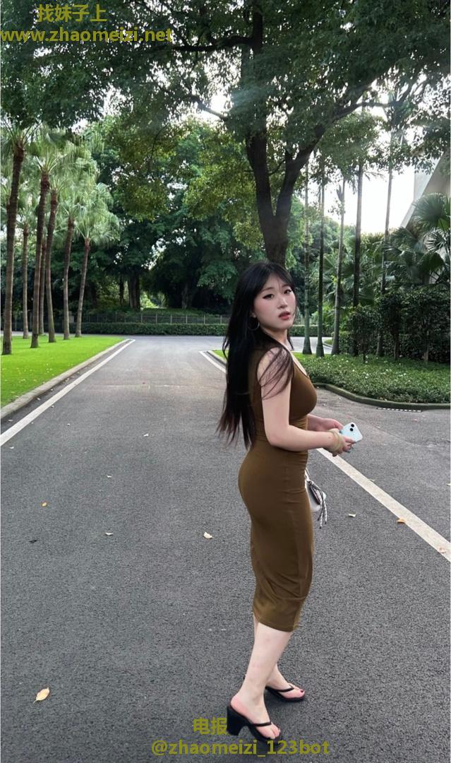 青羊前凸后翘多水贝娜