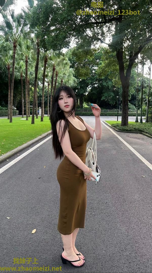 青羊前凸后翘多水贝娜