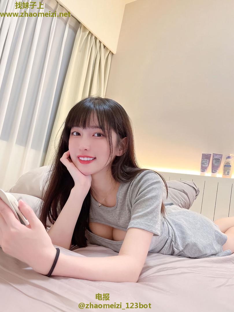 清纯妩媚学妹兼职