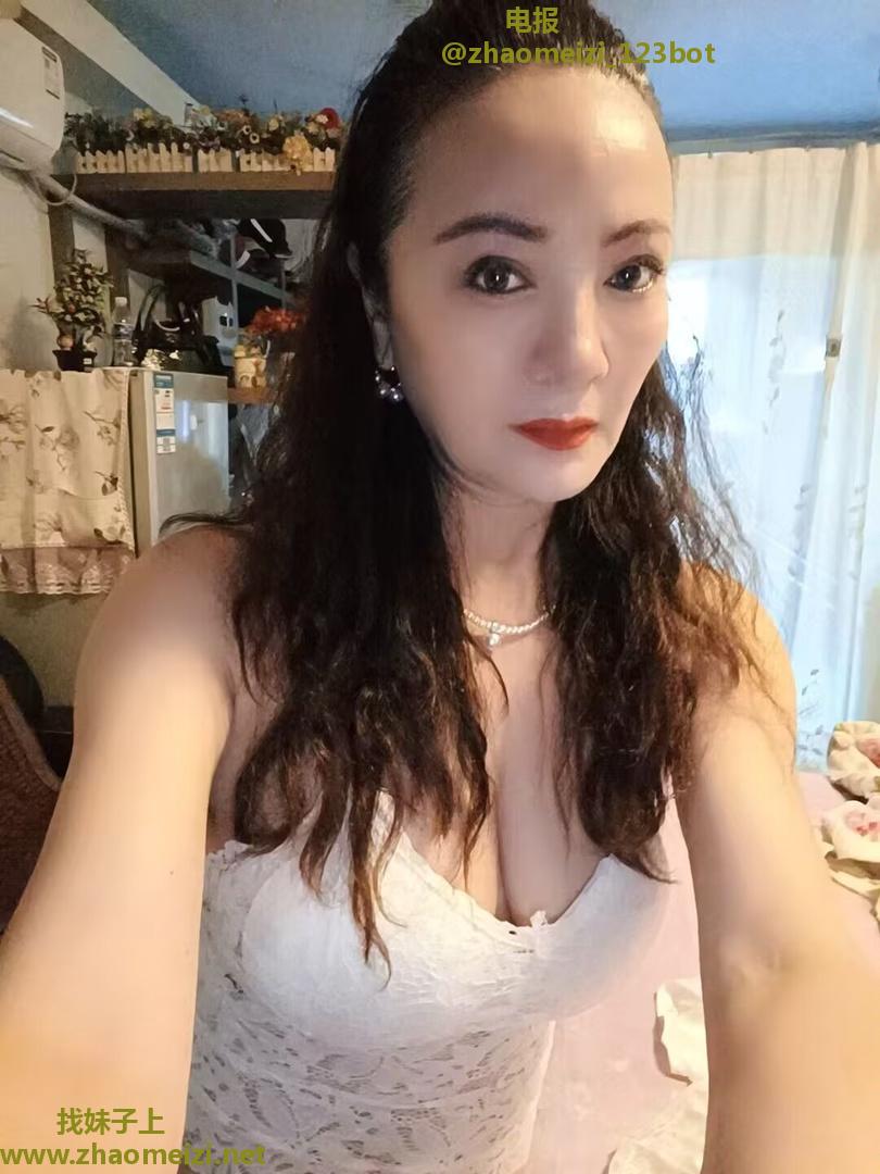 丰乳肥臀优雅姐